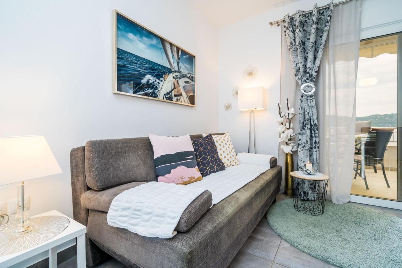 Apartments Ratac Lobrovic With Private Beach And Beautiful Sunset スラノ エクステリア 写真