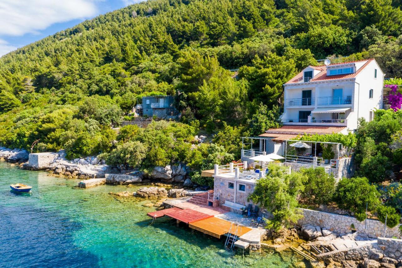 Apartments Ratac Lobrovic With Private Beach And Beautiful Sunset スラノ エクステリア 写真