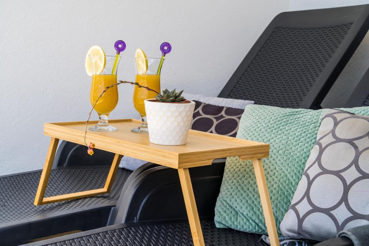 Apartments Ratac Lobrovic With Private Beach And Beautiful Sunset スラノ エクステリア 写真