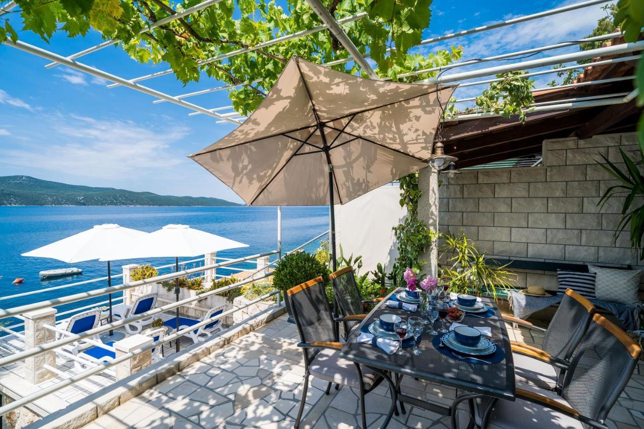 Apartments Ratac Lobrovic With Private Beach And Beautiful Sunset スラノ エクステリア 写真