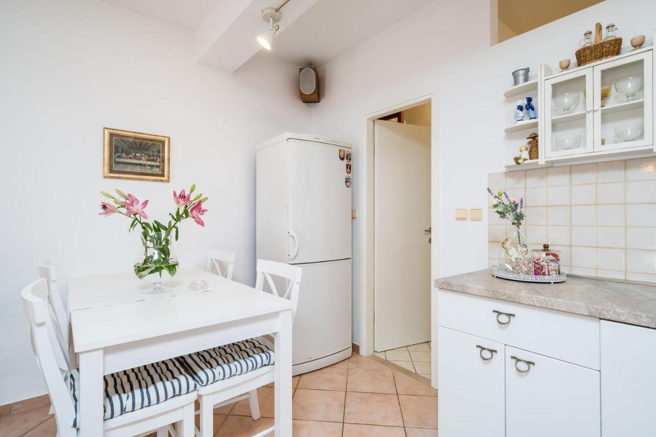 Apartments Ratac Lobrovic With Private Beach And Beautiful Sunset スラノ エクステリア 写真