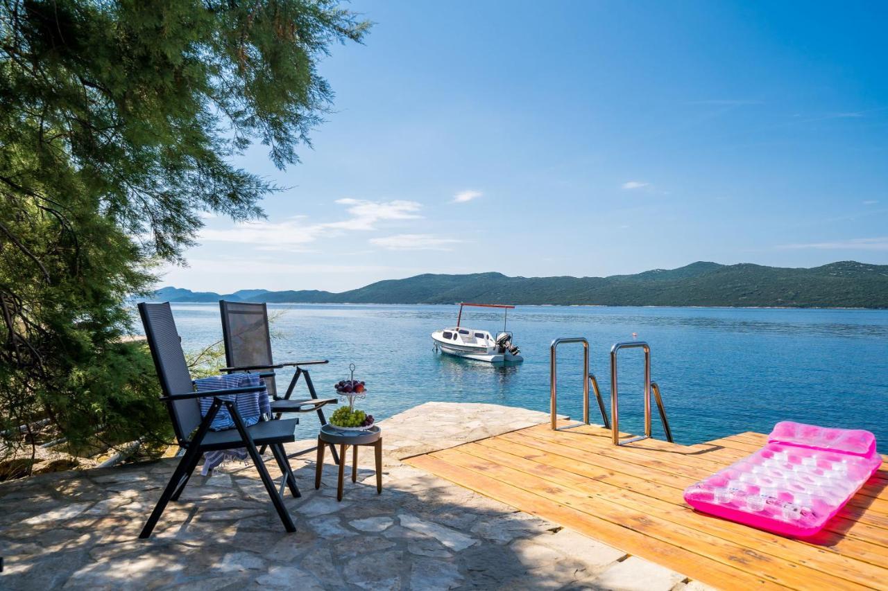 Apartments Ratac Lobrovic With Private Beach And Beautiful Sunset スラノ エクステリア 写真