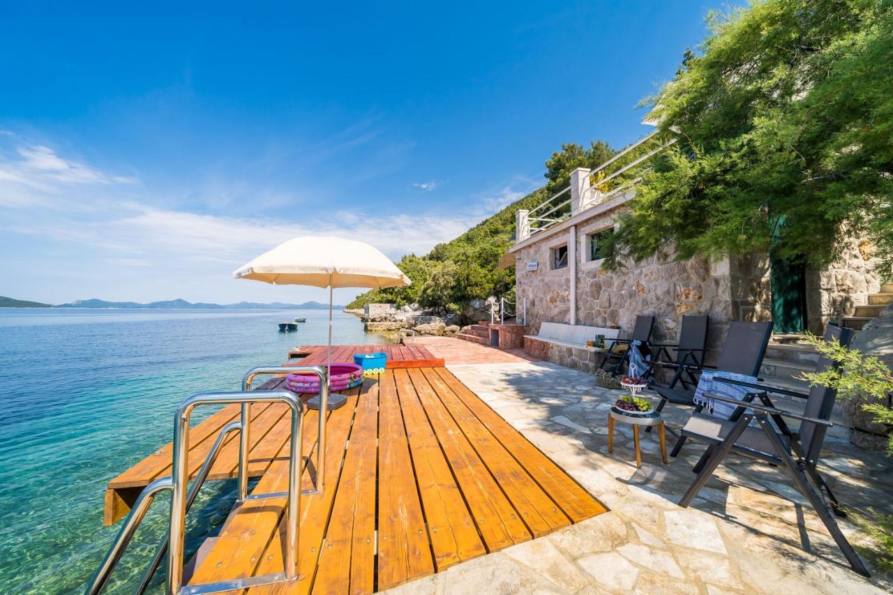Apartments Ratac Lobrovic With Private Beach And Beautiful Sunset スラノ エクステリア 写真