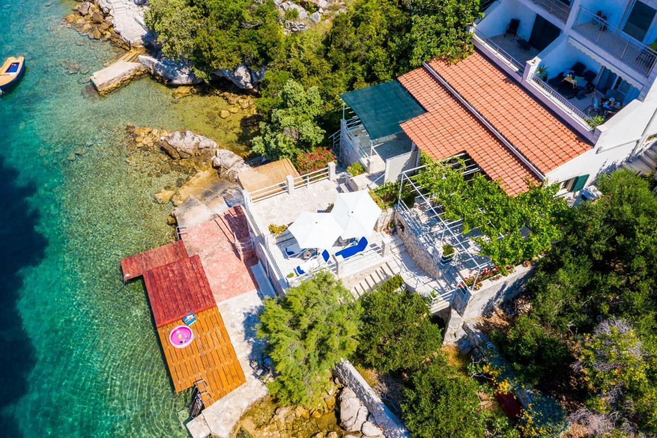 Apartments Ratac Lobrovic With Private Beach And Beautiful Sunset スラノ エクステリア 写真