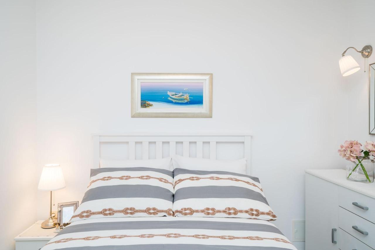 Apartments Ratac Lobrovic With Private Beach And Beautiful Sunset スラノ エクステリア 写真