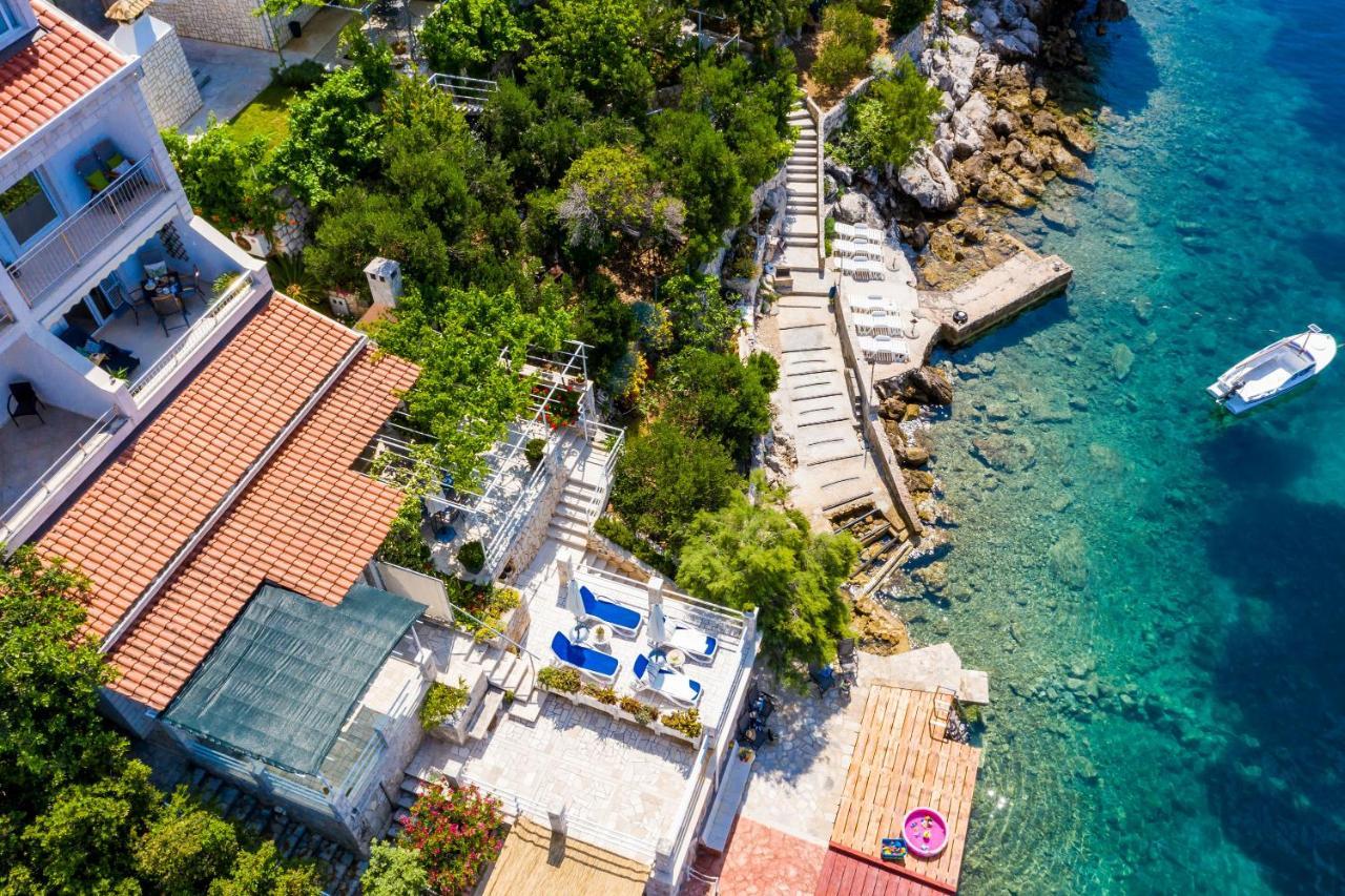 Apartments Ratac Lobrovic With Private Beach And Beautiful Sunset スラノ エクステリア 写真