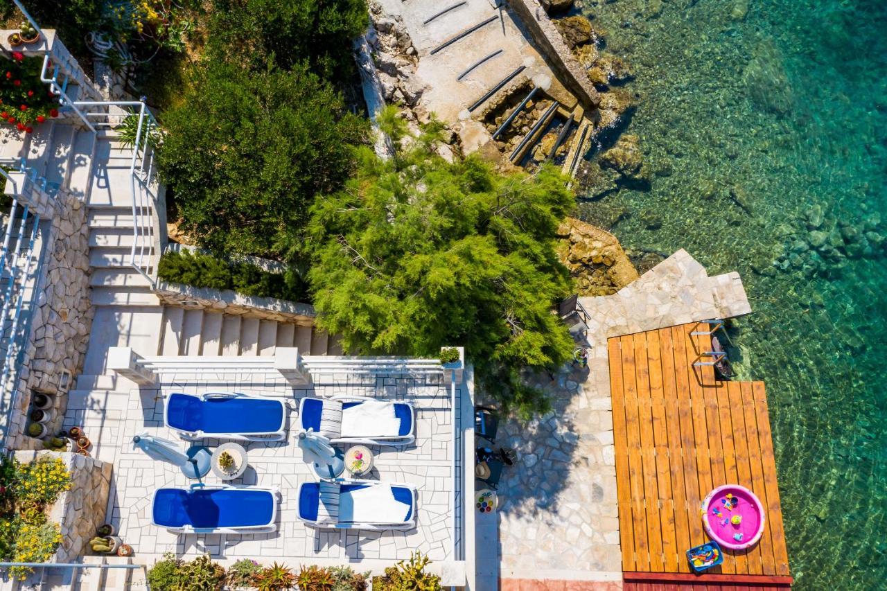 Apartments Ratac Lobrovic With Private Beach And Beautiful Sunset スラノ エクステリア 写真