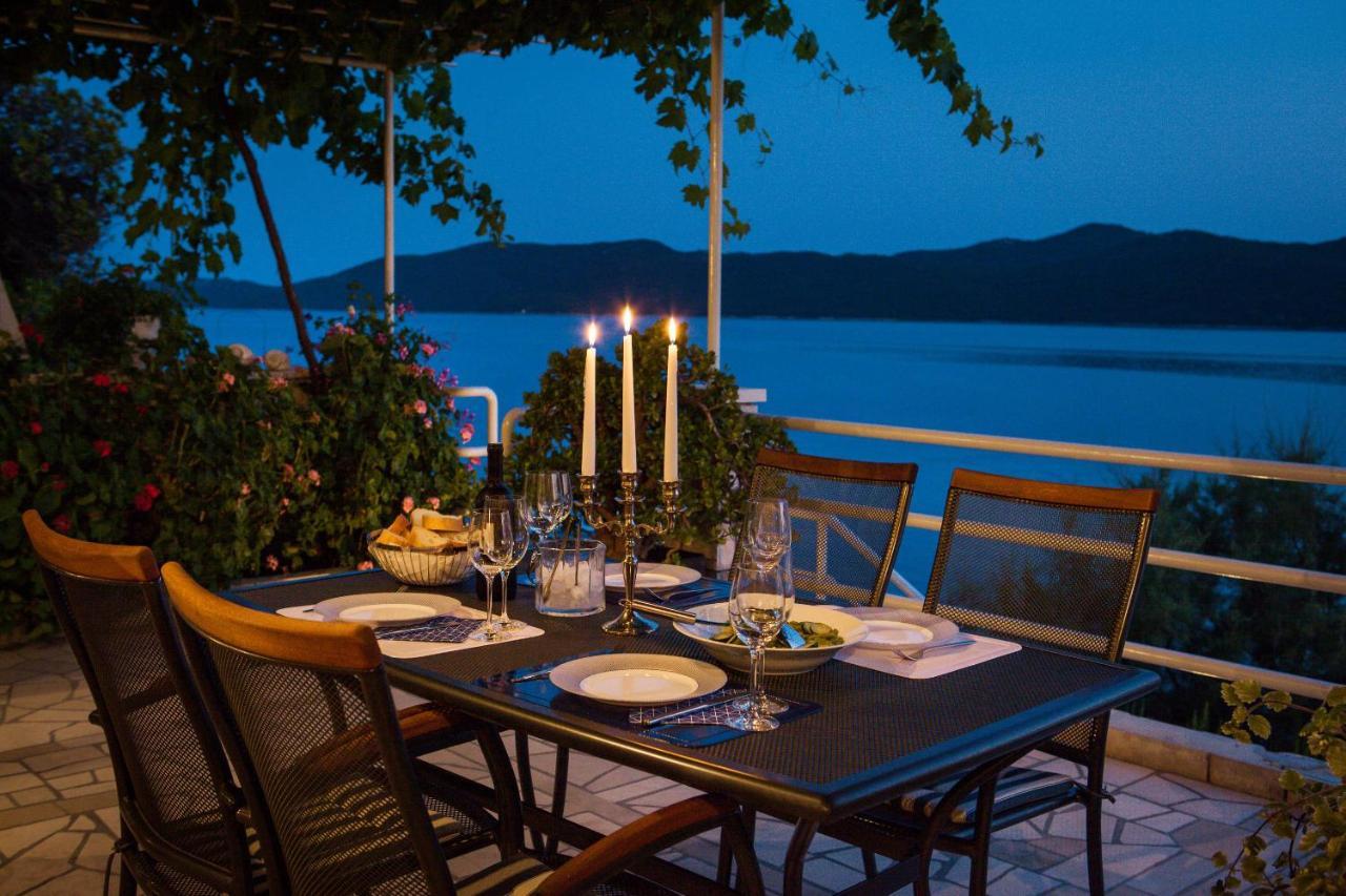 Apartments Ratac Lobrovic With Private Beach And Beautiful Sunset スラノ エクステリア 写真