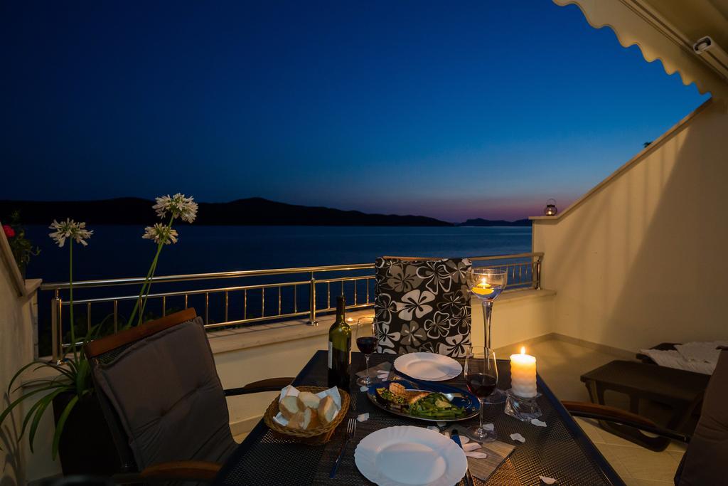 Apartments Ratac Lobrovic With Private Beach And Beautiful Sunset スラノ エクステリア 写真